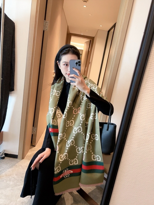 ブランドマフラー背面デザイン